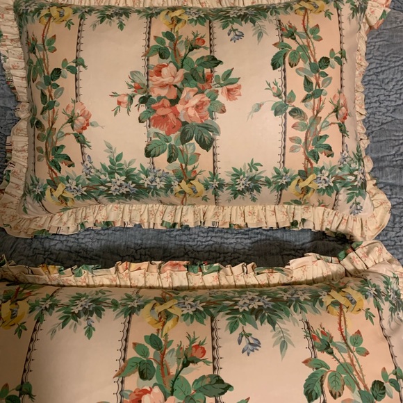 Professionally Custom made Standard Size Shams with 1930's antique Chintz - Picture 4 of 11
